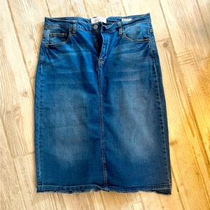 Denim skirt